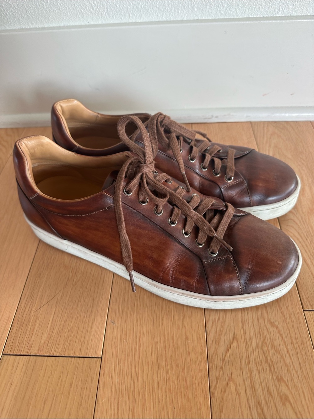 MAGNANNI ELONSO Cognac Brown Walnut Solid Low Top Men Casual Shoes Size 9 M